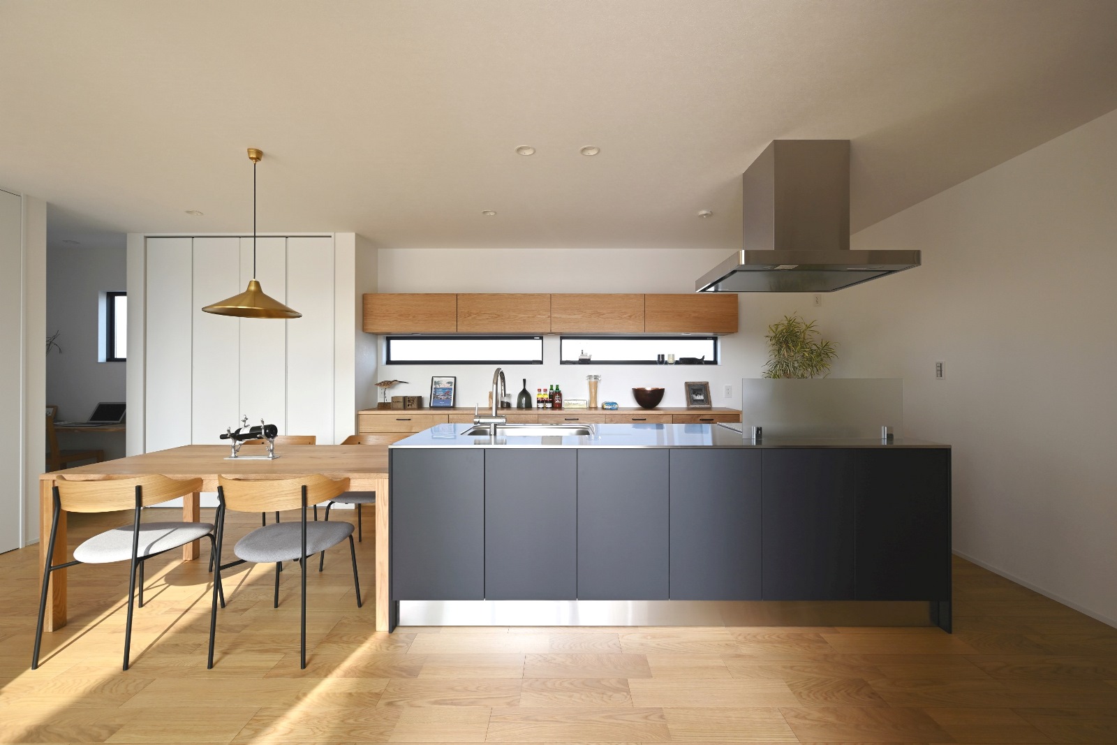 ビルトインガレージのある家